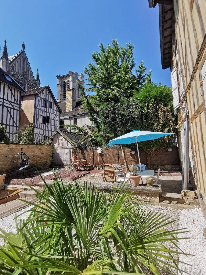 Le Spa De La Cathedrale - Jacuzzi - Sauna - Champagne - Netflix - Wifi Troyes Bagian luar foto