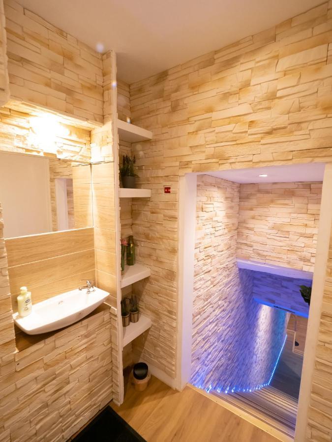Le Spa De La Cathedrale - Jacuzzi - Sauna - Champagne - Netflix - Wifi Troyes Bagian luar foto