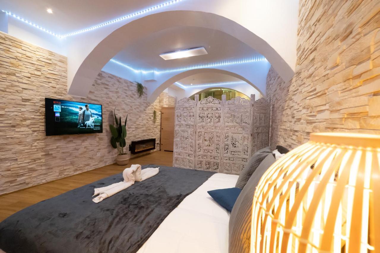 Le Spa De La Cathedrale - Jacuzzi - Sauna - Champagne - Netflix - Wifi Troyes Bagian luar foto